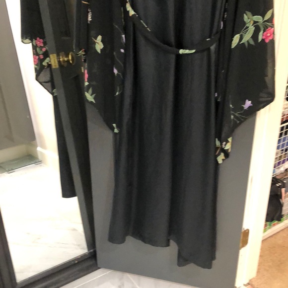 Vintage Victoria Secrets kimono style robe - Picture 4 of 10